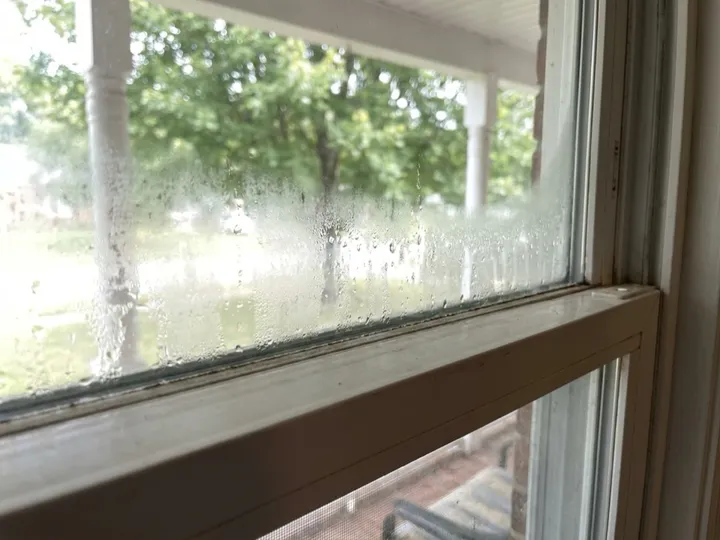 Fogged double-pane unit replaced with a clear insulated glass unit