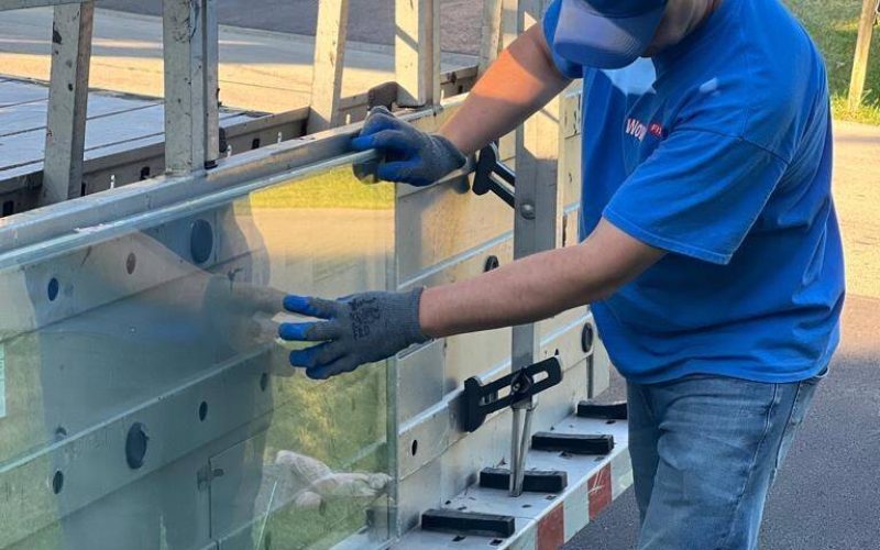 wowfix professional contractor working